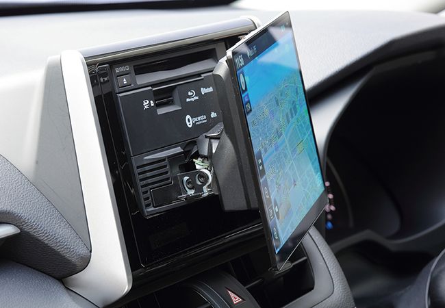 パナソニック・ストラーダFシリーズ・ナビがプラットフォームを変更、HD美次元マップ新搭載 - CAR and DRIVER（カー・アンド・ドライバー）  online