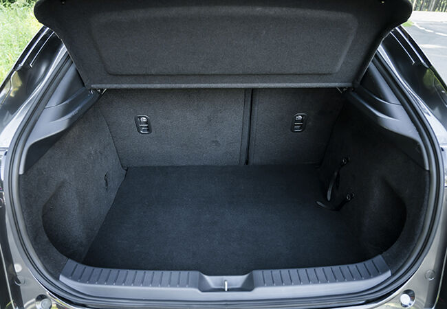 Mazda CX-30_Interior_Machine grey_5.jpg