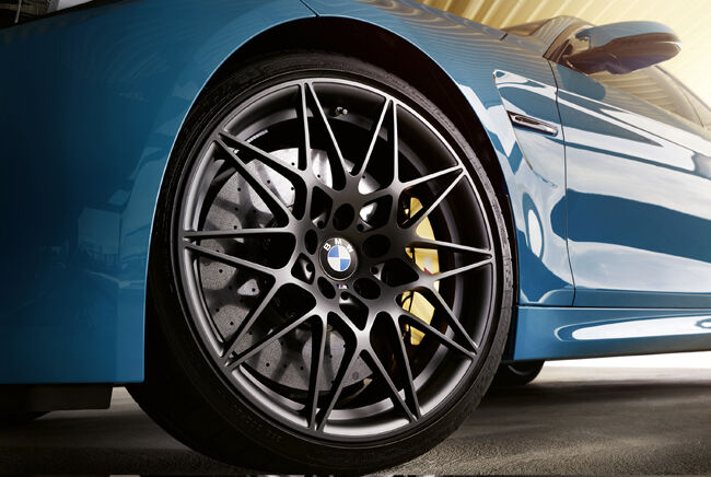 BMW_M4 Edition Heritage ﾎｲｰﾙ.jpg