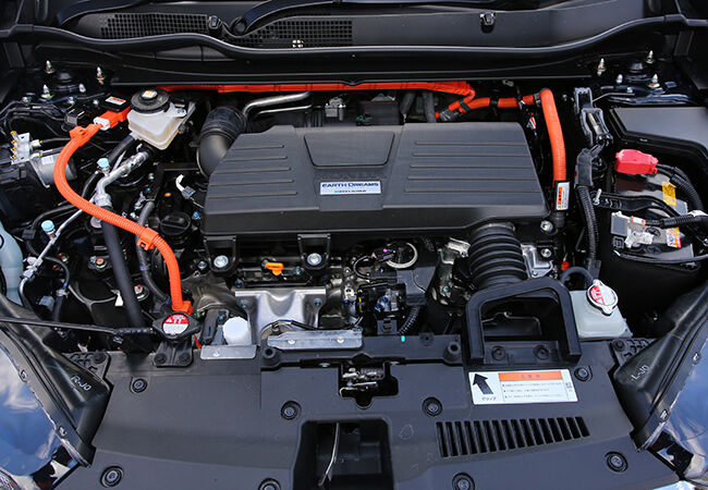 1993cc直4DOHC16V（145ps）＋2モーター（184ps） WLTCモード燃費：20.2km／リッター　ガソリン車は1.5リッター直4ターボ（190ps）搭載