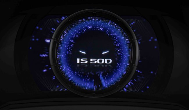 ▲コンビネーションメーターにはIS500専用の起動時アニメーションを導入