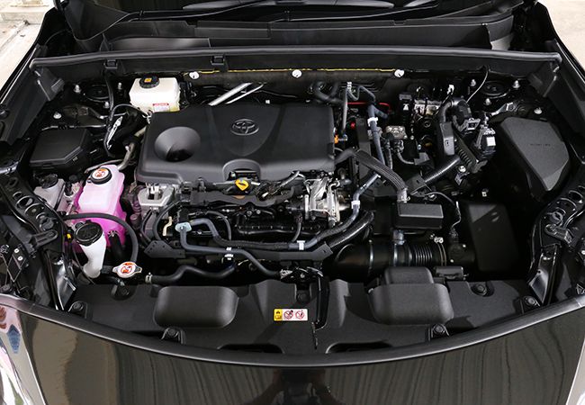 2487cc直4DOHC16V（178ps）＋モーター（F120ps/R54ps） システム出力は222ps　パワフルで静粛　WLTCモード燃費：21.6km/リッター（4WD）