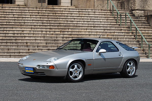 20世紀名車】未来を先取りしたスーパーGT、'92ポルシェ928GTSの華麗なる世界 - カー・アンド・ドライバーonline [CAR and  DRIVER]