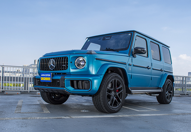 メルセデスAMG・G63ローンチエディション／価格：9SATC　3080万円。最新G63は4リッター・V8ツインターボ（585ps／850Nm）とISG（20ps／200Nm）の組み合わせ。AMGアクティブライドコントロールサス標準